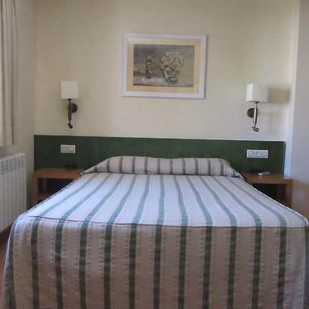 Hotel Galayos Hoyos del Espino Habitación foto